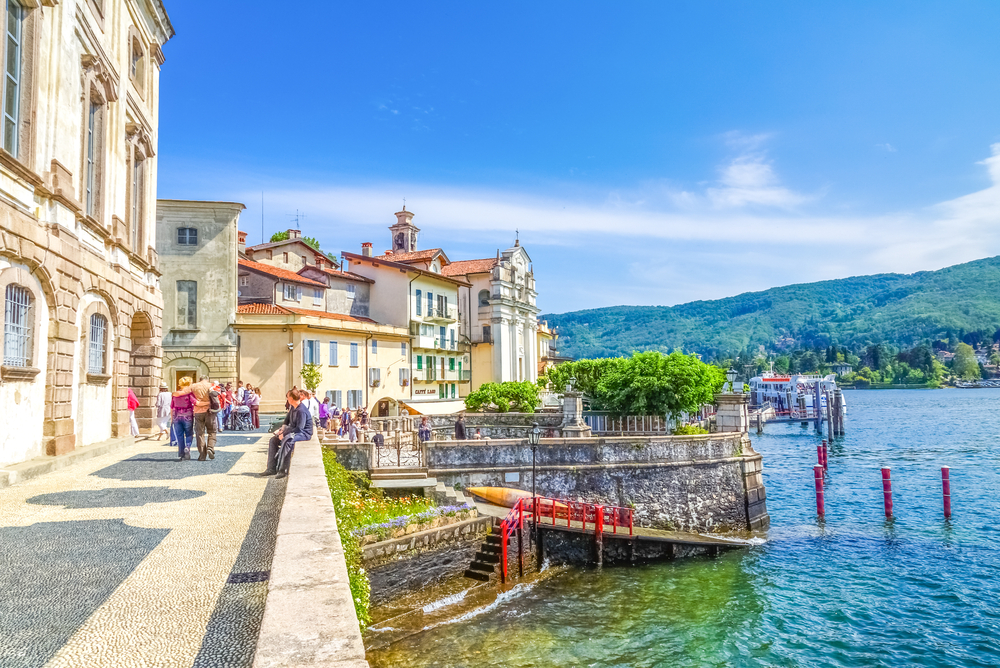 beaches in milan, lake maggiore