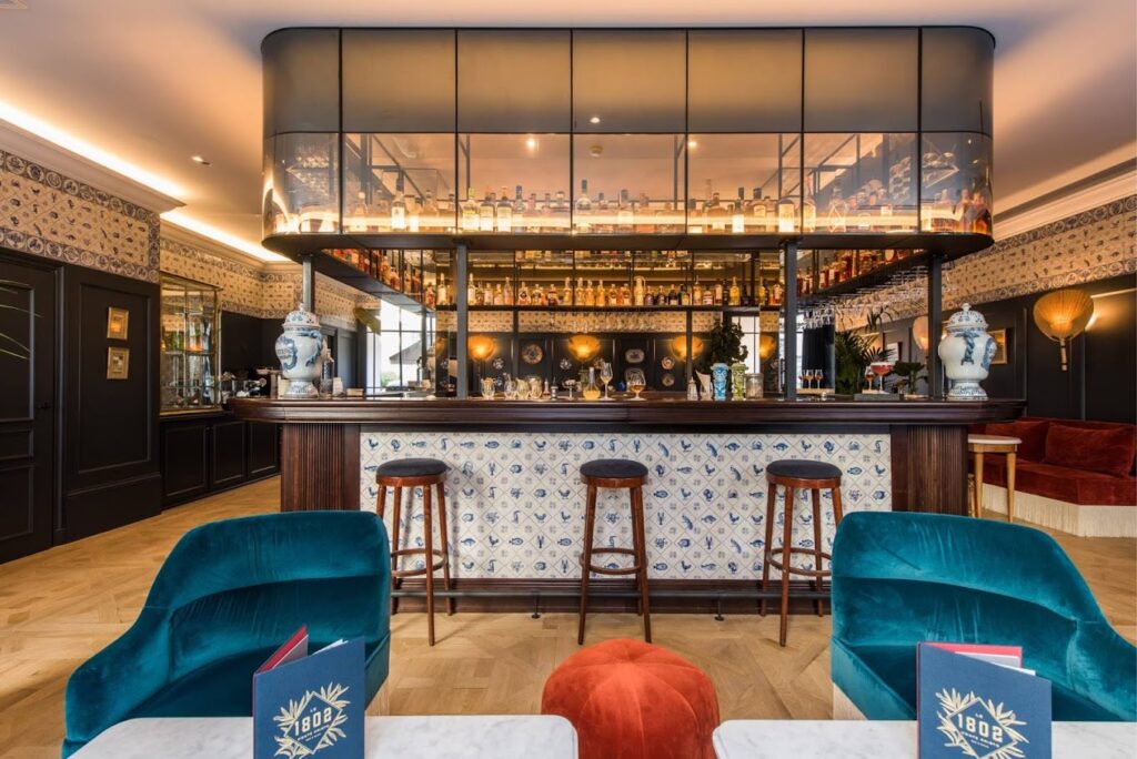 The 10 Best Hotel Bars in Paris for A Luxe Night Out Where Tiana Travels