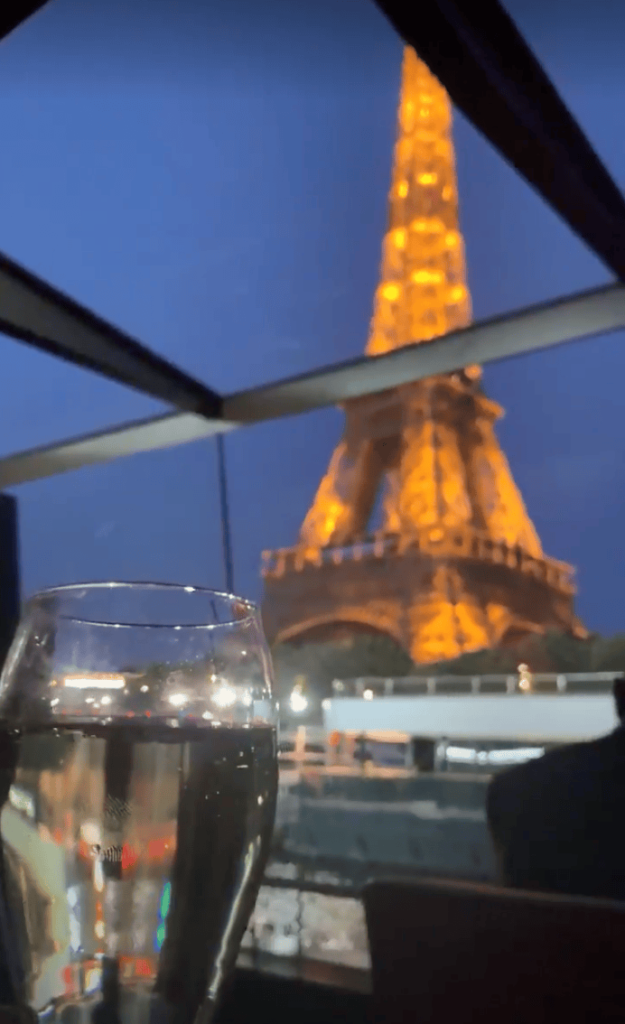 seine river dinner cruise in paris