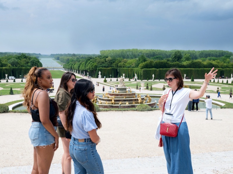 me on a group tour of palace of versailles