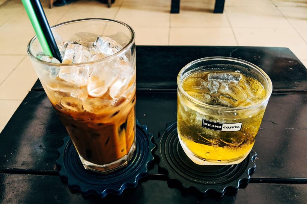 vietnamese iced coffee Cà Phê Sữa Đá